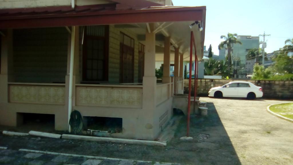 Robert'S Guest House Port of Spain Luaran gambar